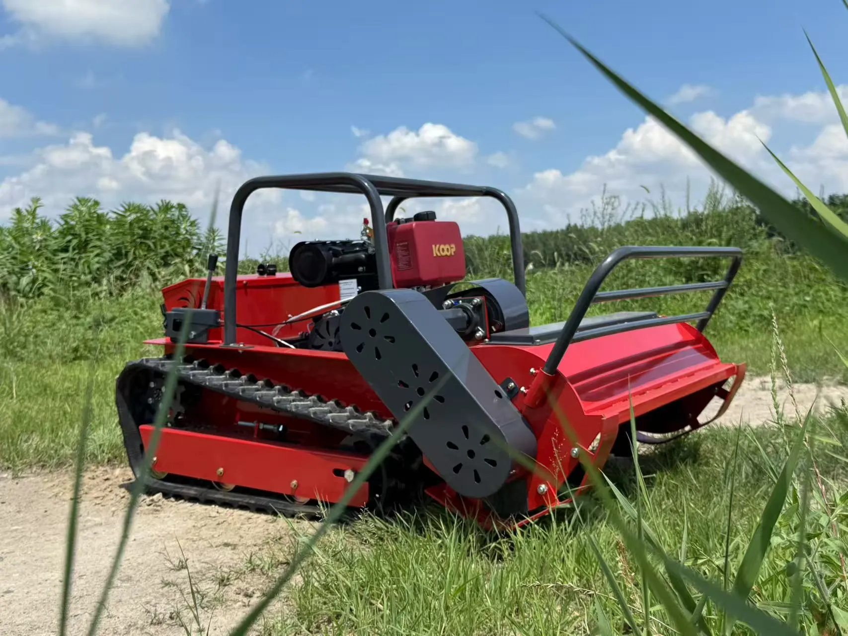 遙控無人割草機 AMD800