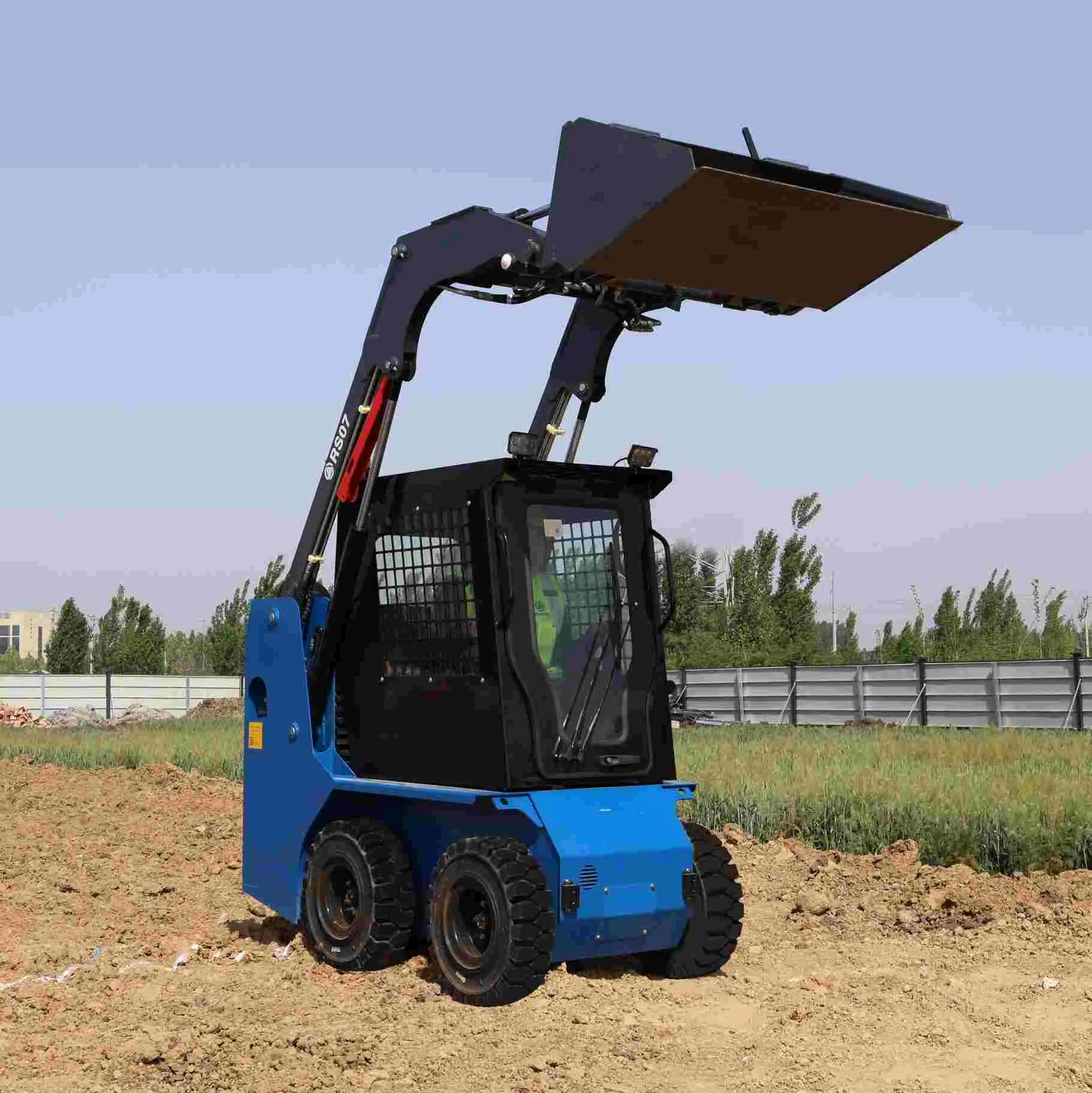 滑移裝載機系列RS03-RS20