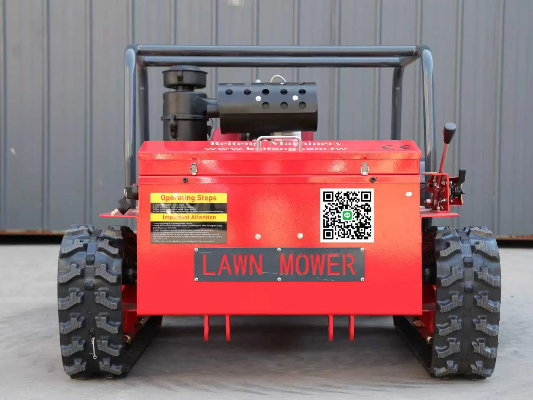 遙控無人割草機 AMD800