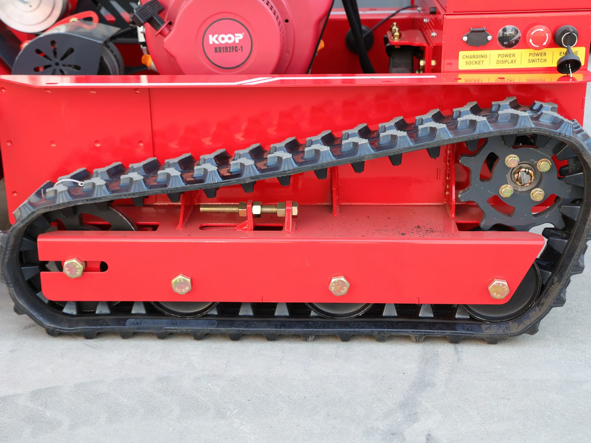 遙控無人割草機 AMD800