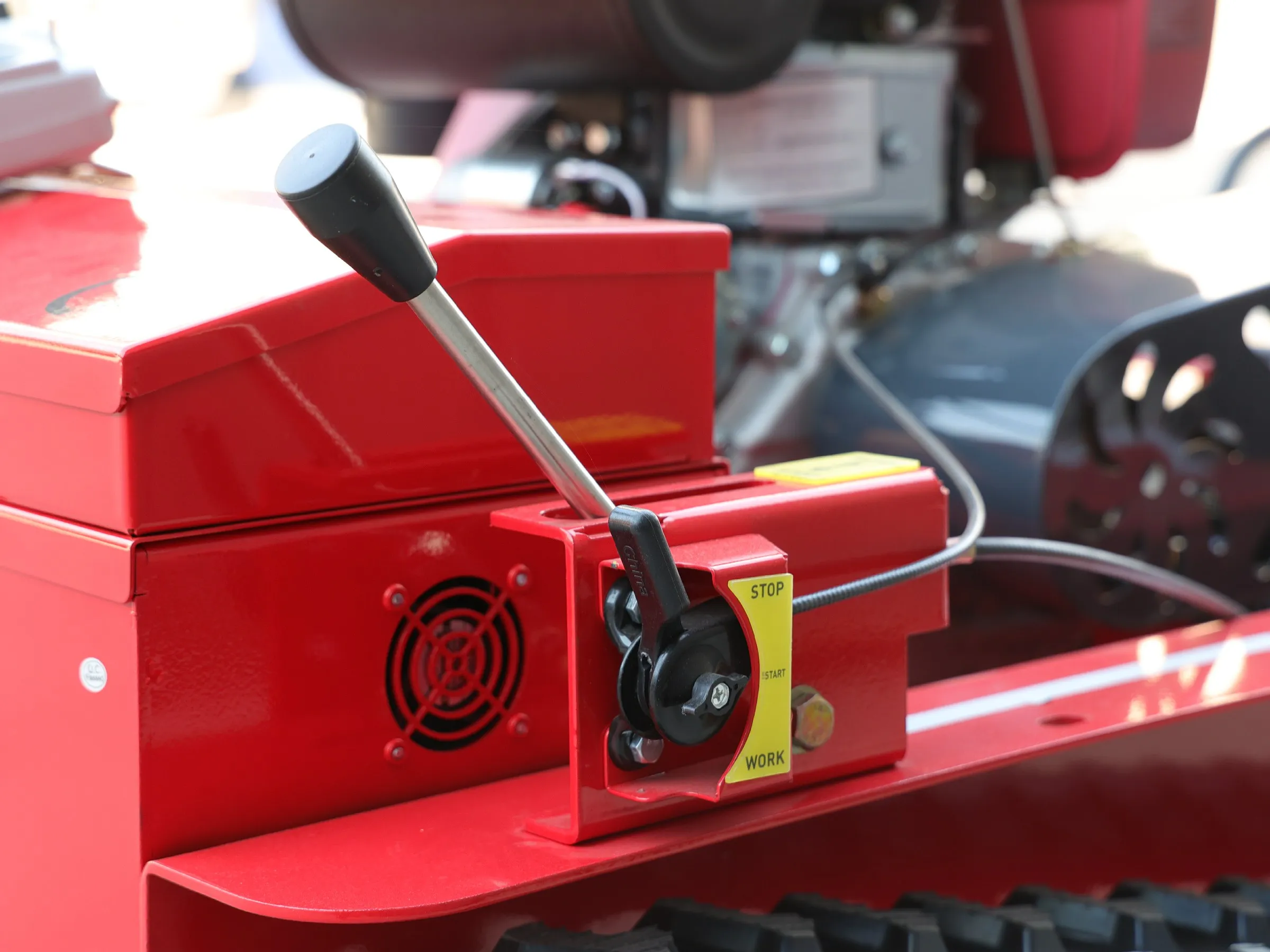 遙控無人割草機 AMD800