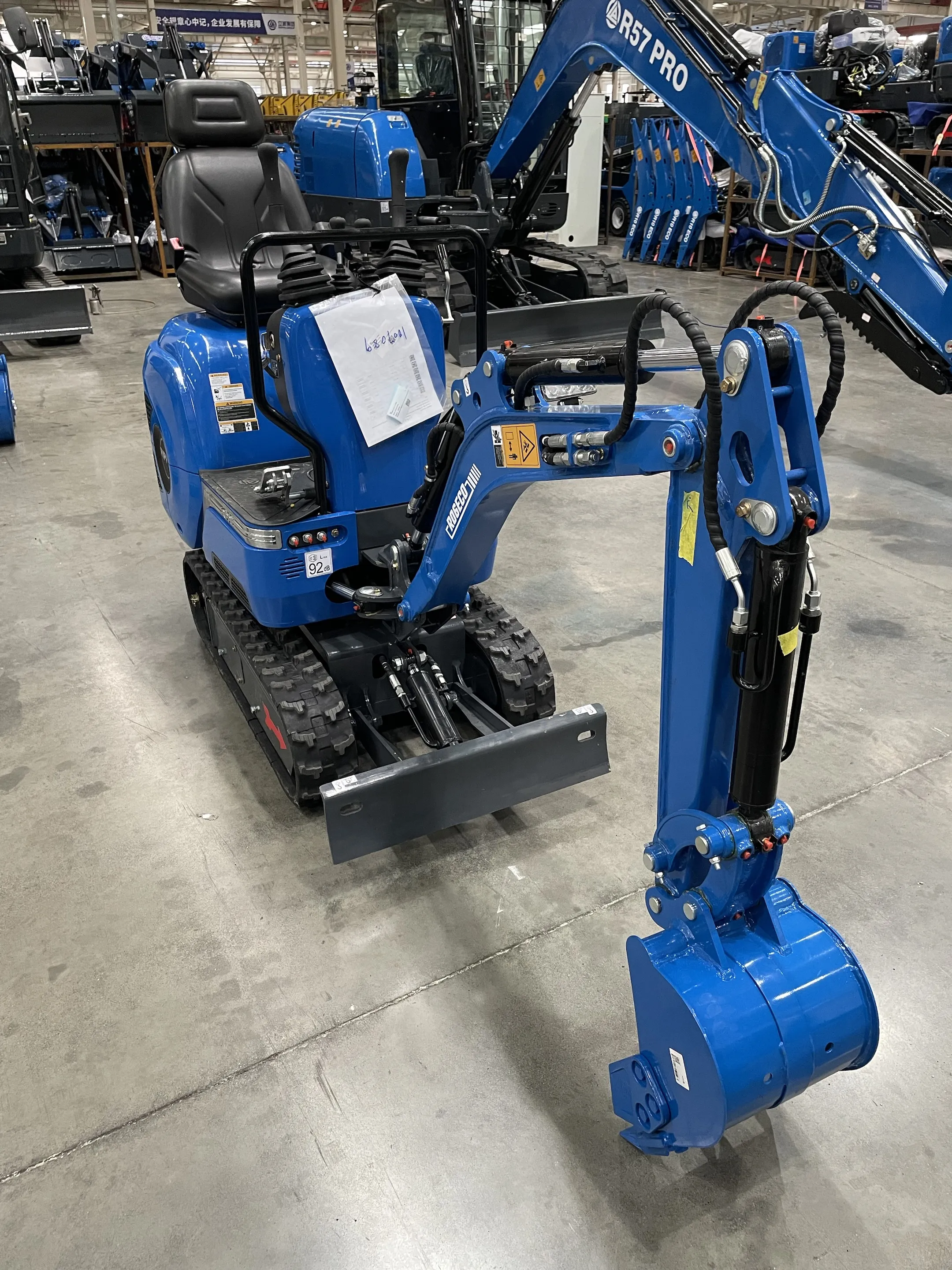  挖土機系列 (R06-ECO ) 0.7噸  