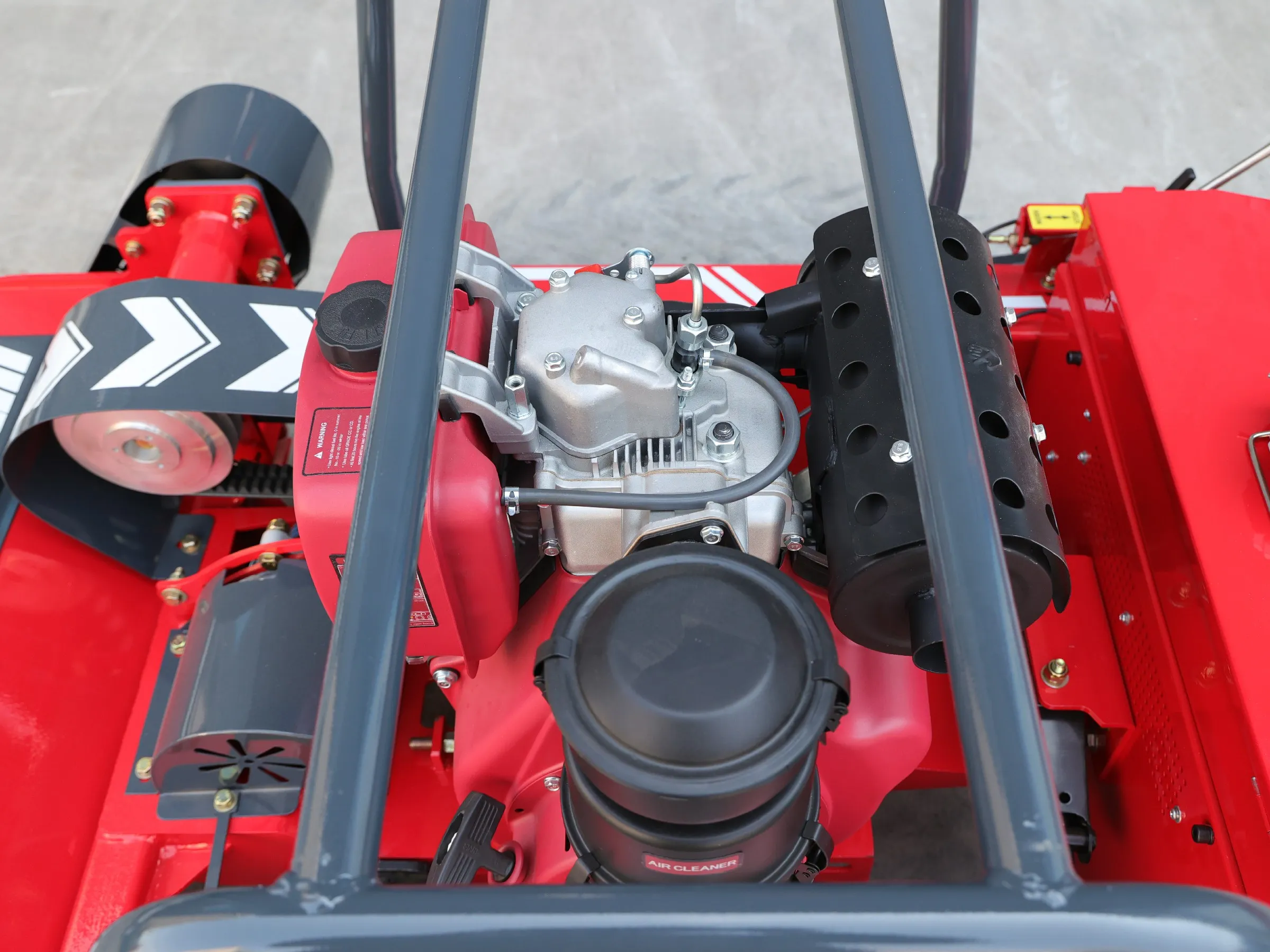 遙控無人割草機 AMD800