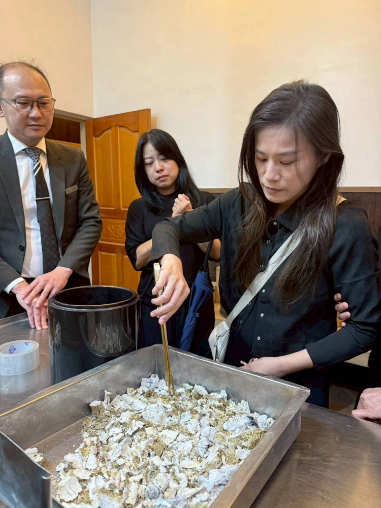 主內徐金英姊妹