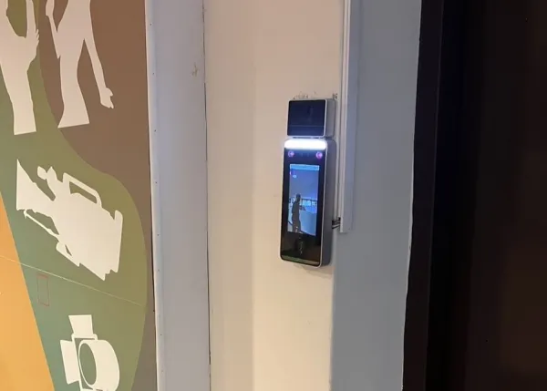 門禁考勤人臉測溫管理