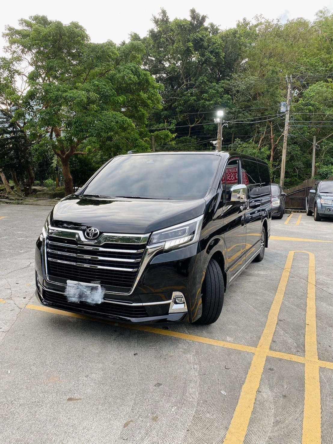 豪華六人座包車｜獨立椅