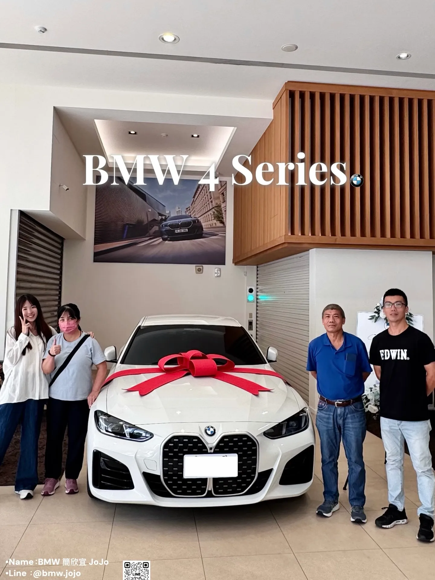 從大甲來的一家人來賞車，一進展間就讓人感受到滿滿的親切與溫度