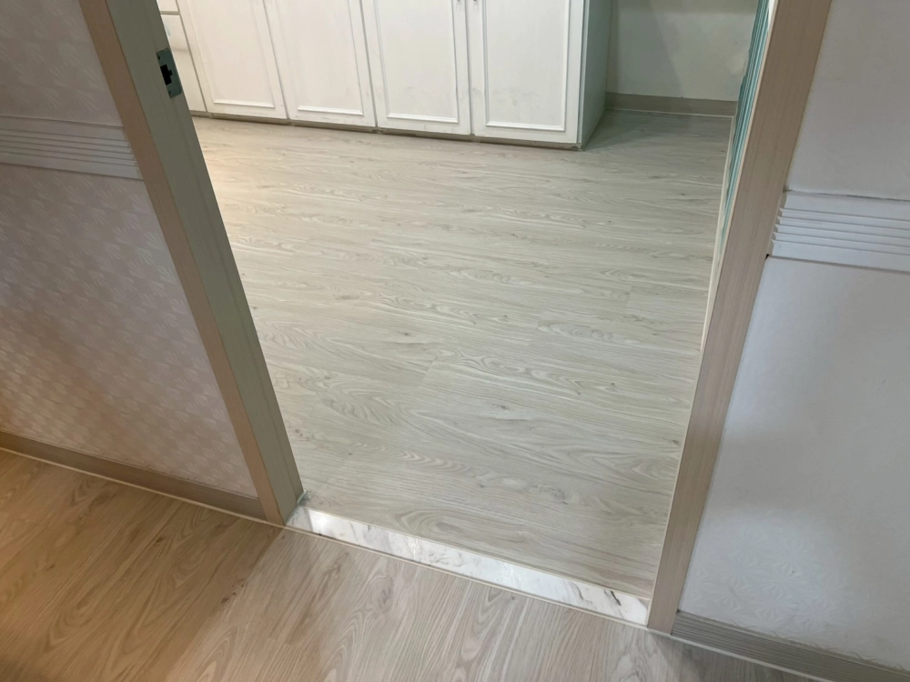 忠孝東路｜Spc石塑地板｜三井系列｜6mm｜小茶梅｜22坪