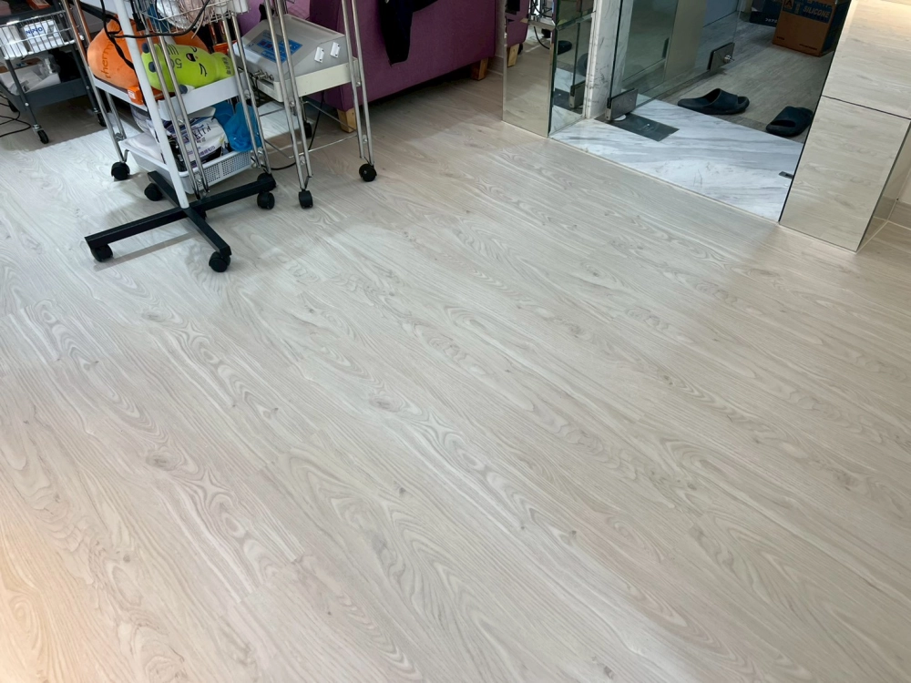 忠孝東路｜Spc石塑地板｜三井系列｜6mm｜小茶梅｜22坪