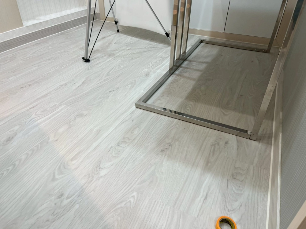 忠孝東路｜Spc石塑地板｜三井系列｜6mm｜小茶梅｜22坪