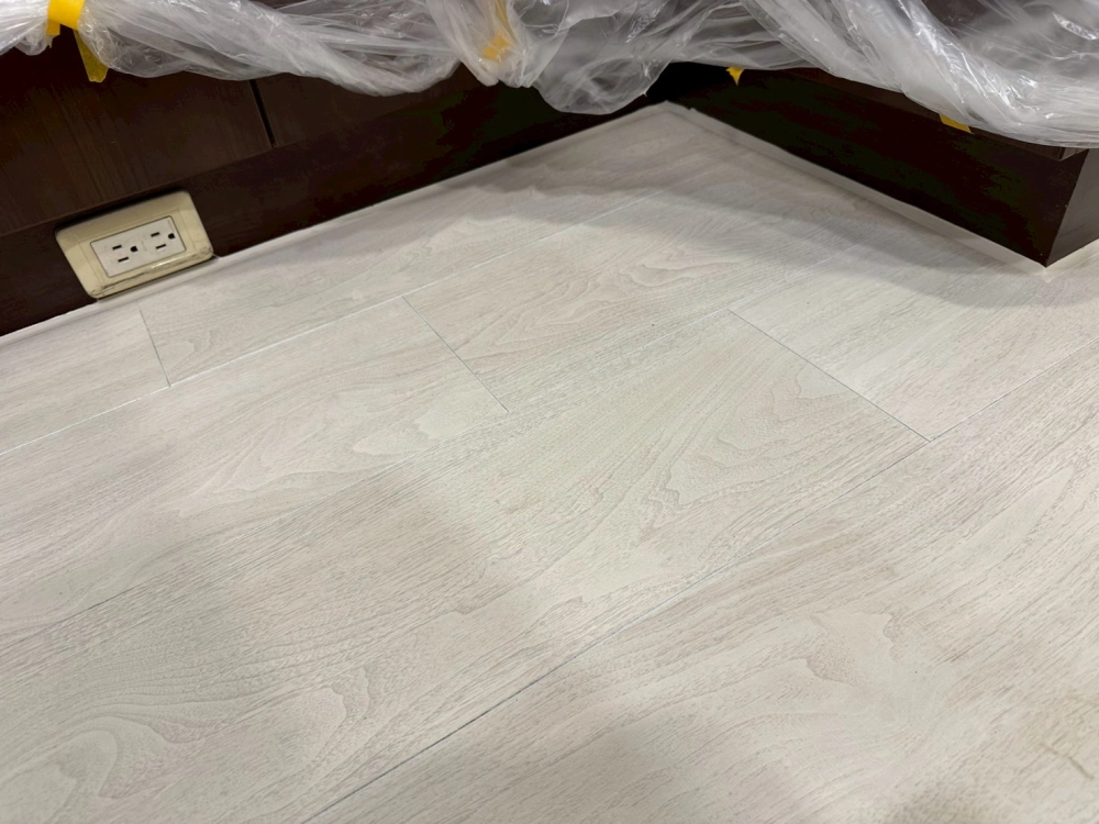 板橋｜德國Krono超耐磨地板｜莫內系列｜72小時防水｜銀山淺橡｜9坪