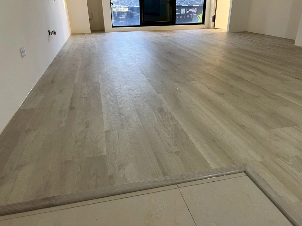 大園｜Spc石塑地板｜三井系列｜8mm｜洛杉磯｜21坪