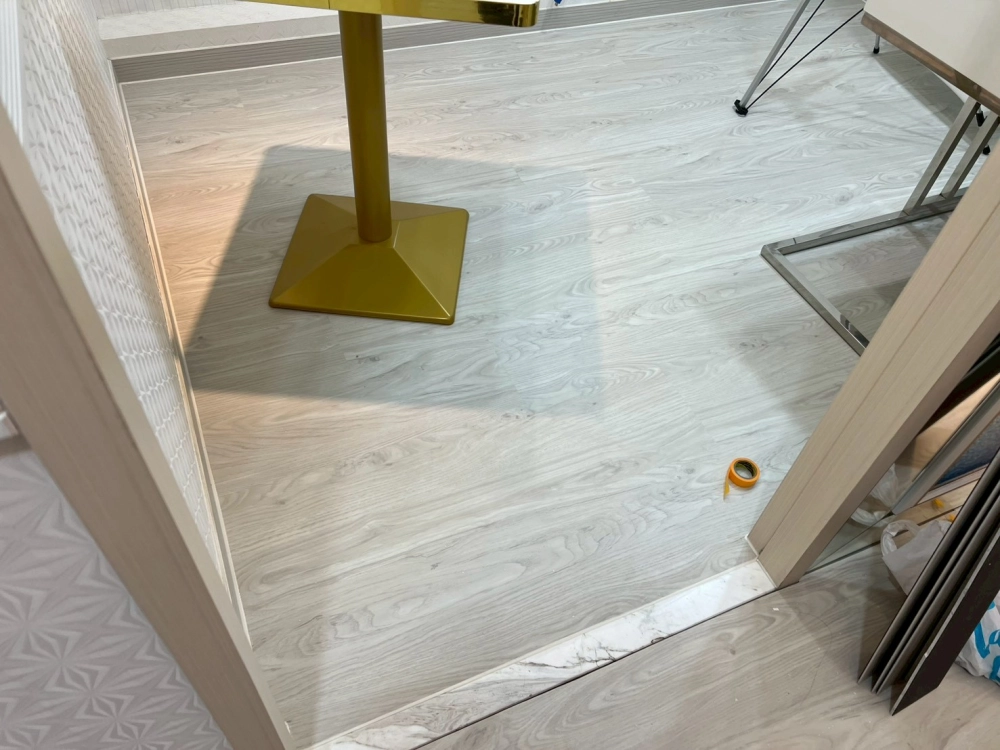 忠孝東路｜Spc石塑地板｜三井系列｜6mm｜小茶梅｜22坪