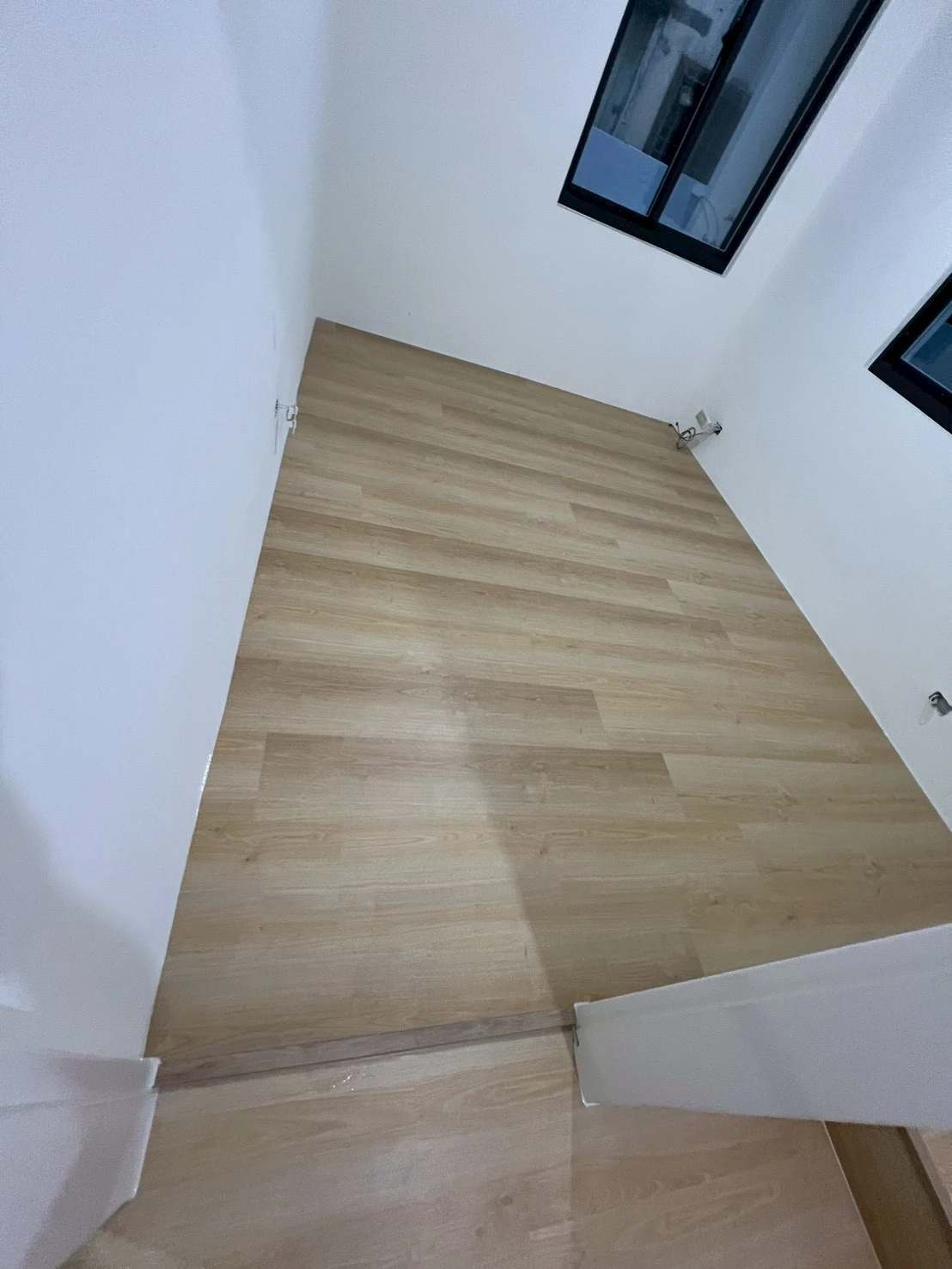 新北市新店區｜spc石塑地板｜愛麗絲｜9mm｜蘇格蘭｜32坪｜25階樓梯