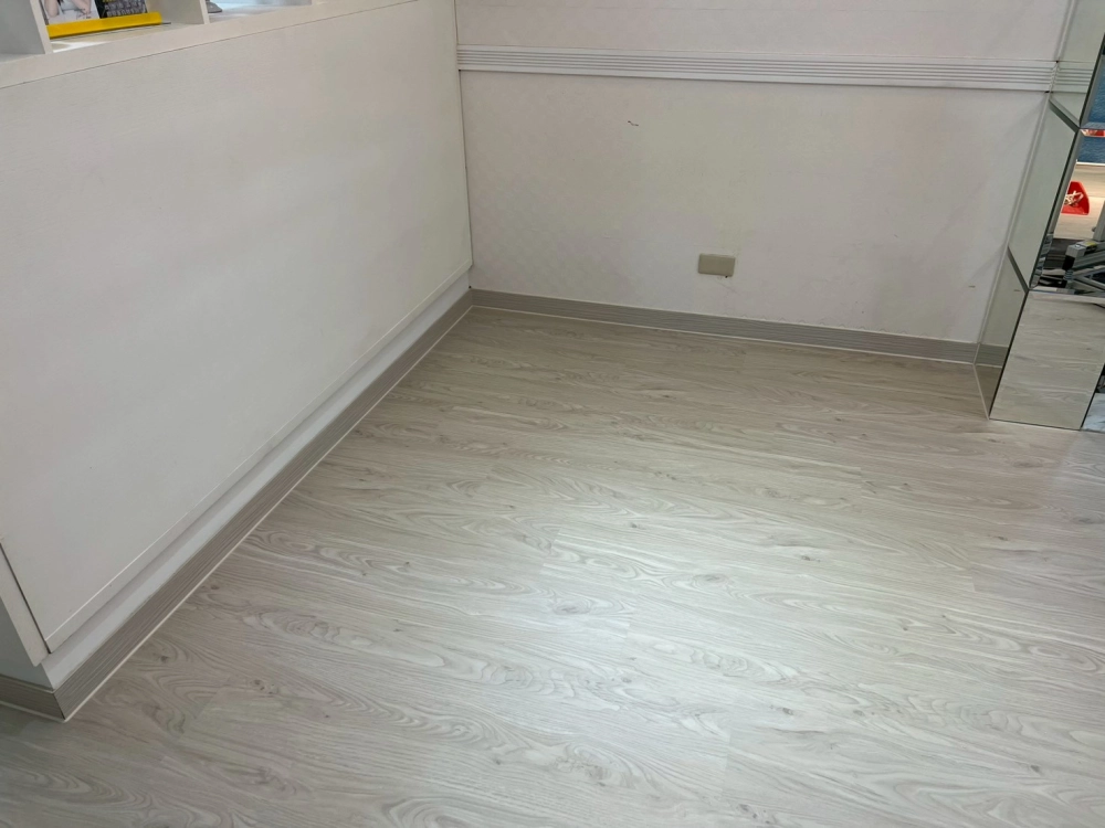 忠孝東路｜Spc石塑地板｜三井系列｜6mm｜小茶梅｜22坪