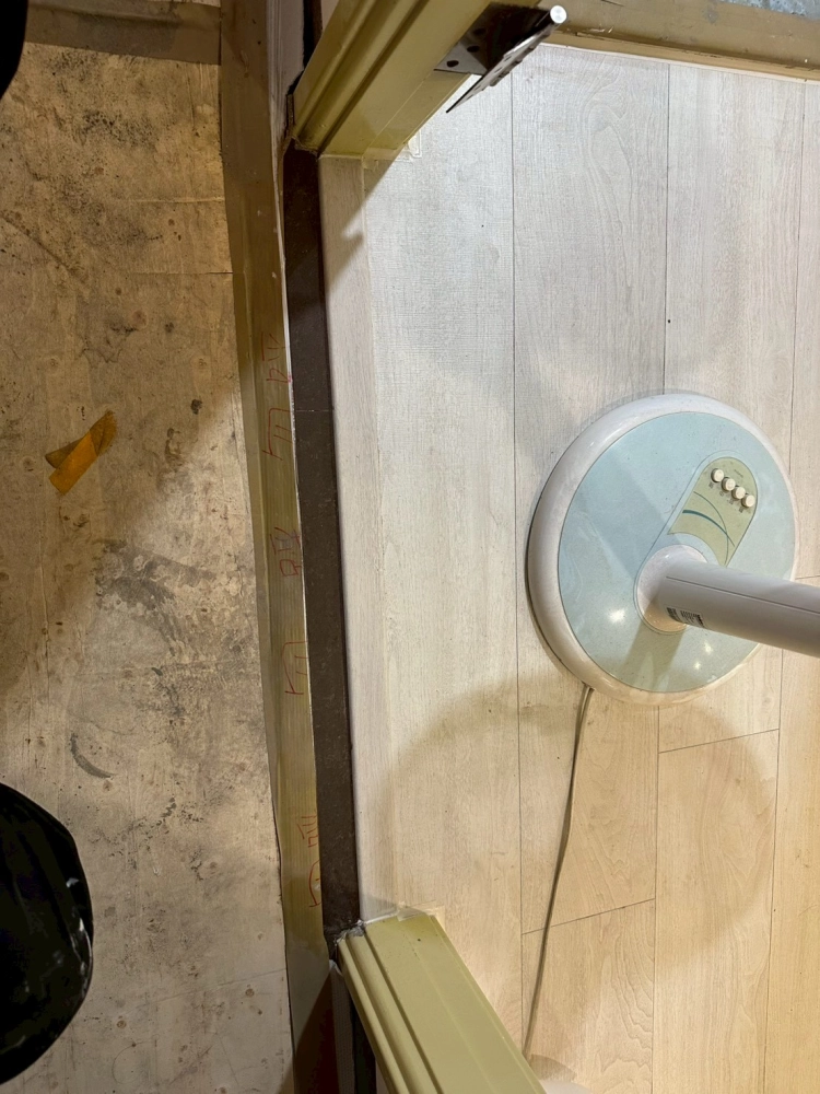 板橋｜德國Krono超耐磨地板｜莫內系列｜72小時防水｜銀山淺橡｜9坪