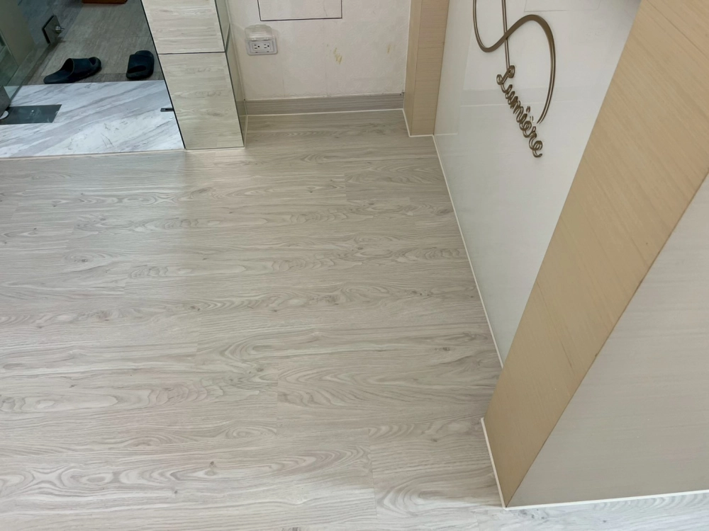 忠孝東路｜Spc石塑地板｜三井系列｜6mm｜小茶梅｜22坪