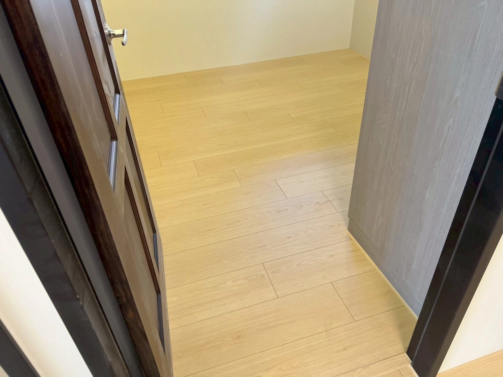 鶯歌｜德國Krono超耐磨地板｜莫內系列｜72小時防水｜名護原木｜19坪