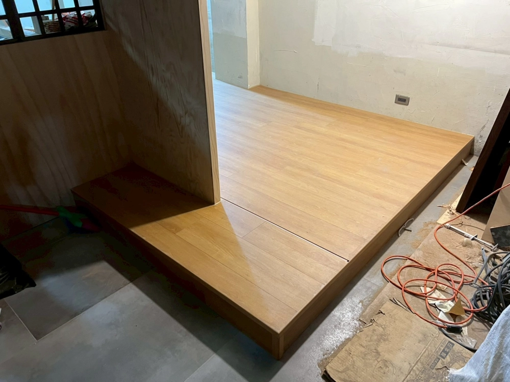 萬華｜歐悅超耐磨地｜紅橡｜23坪