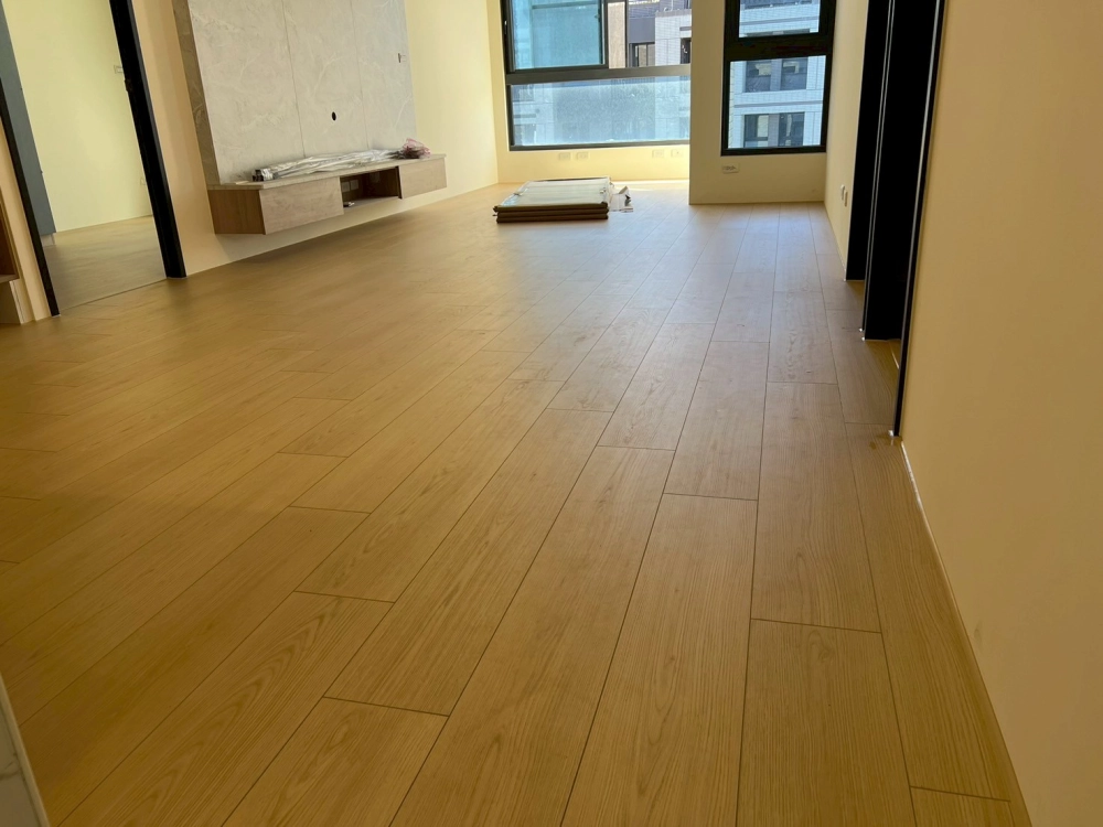 鶯歌｜德國Krono超耐磨地板｜莫內系列｜72小時防水｜名護原木｜19坪