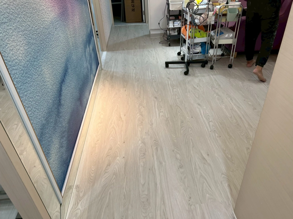 忠孝東路｜Spc石塑地板｜三井系列｜6mm｜小茶梅｜22坪