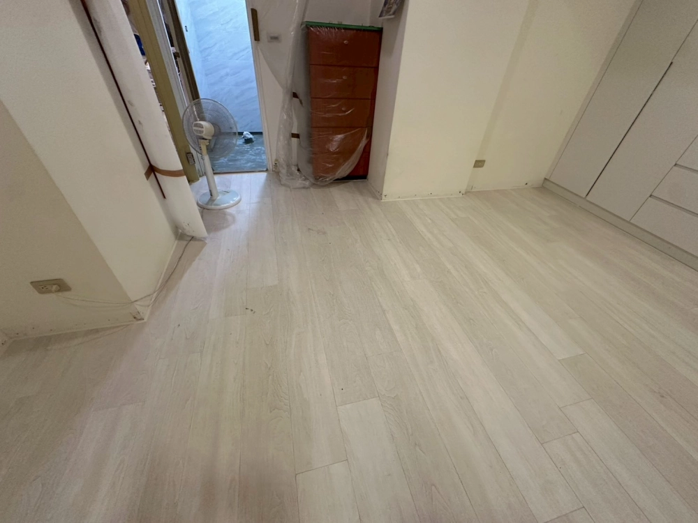 板橋｜德國Krono超耐磨地板｜莫內系列｜72小時防水｜銀山淺橡｜9坪