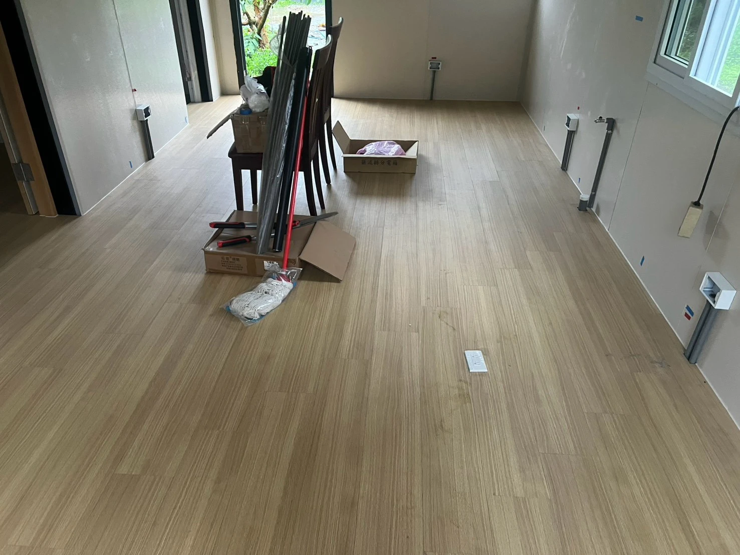 新店｜海島型地板｜千囍橡木｜12坪