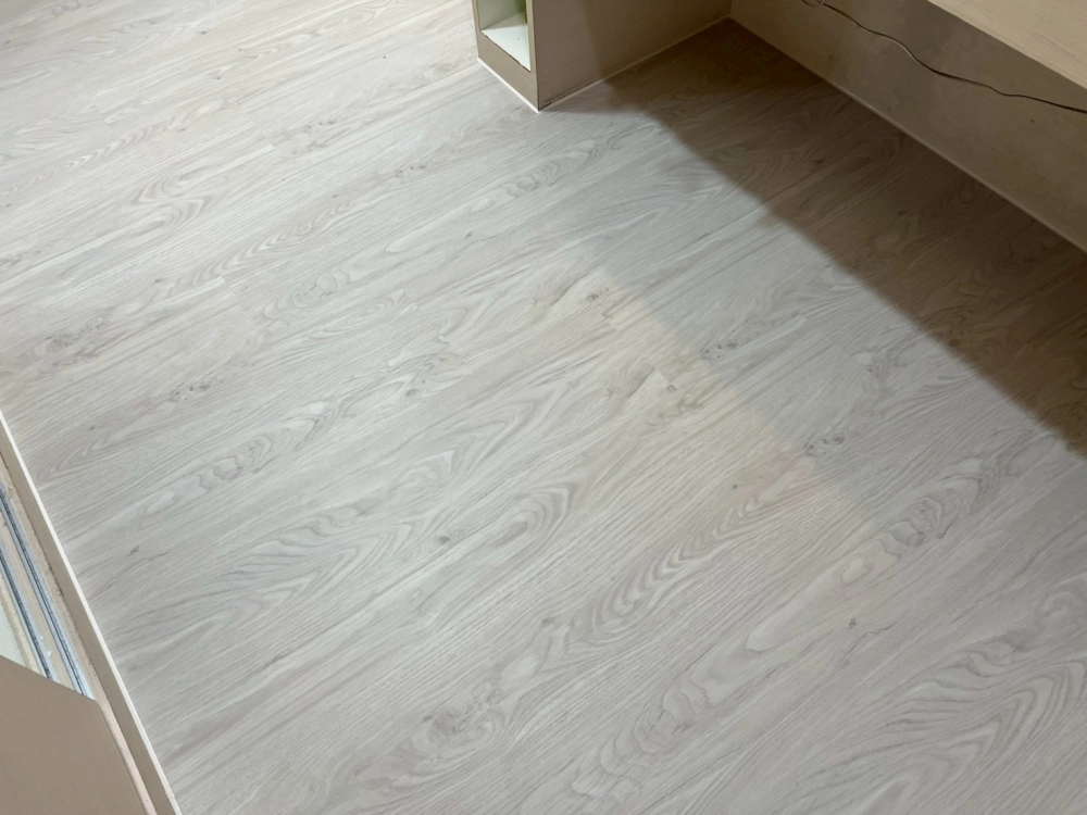 忠孝東路｜Spc石塑地板｜三井系列｜6mm｜小茶梅｜22坪