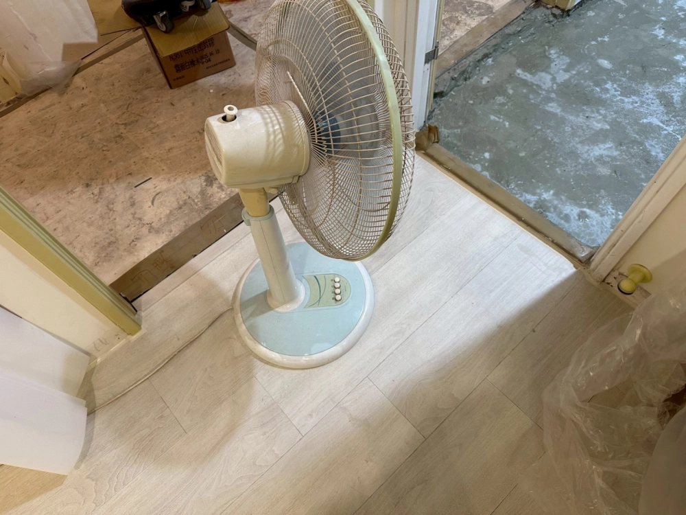 板橋｜德國Krono超耐磨地板｜莫內系列｜72小時防水｜銀山淺橡｜9坪