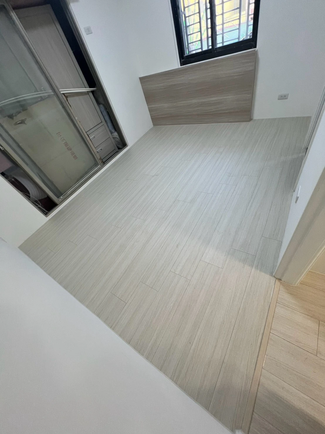台北新莊區｜海島型地板｜知本橡木｜14坪