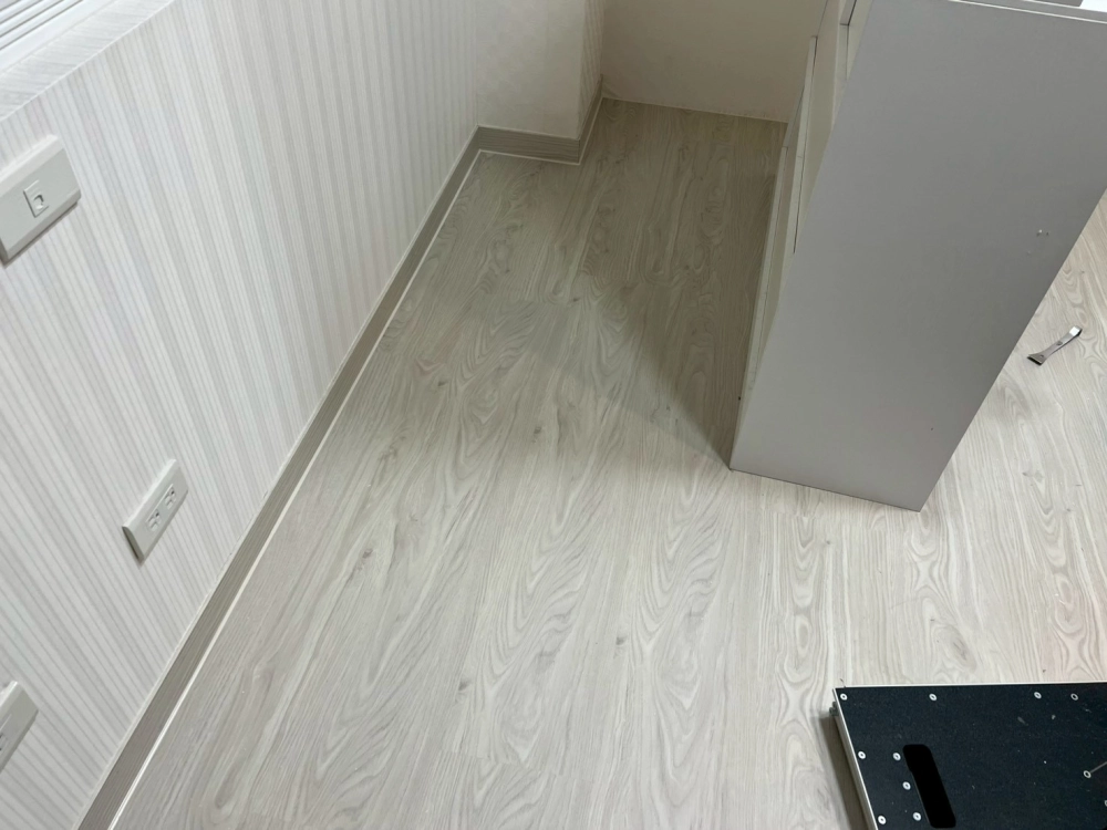 忠孝東路｜Spc石塑地板｜三井系列｜6mm｜小茶梅｜22坪