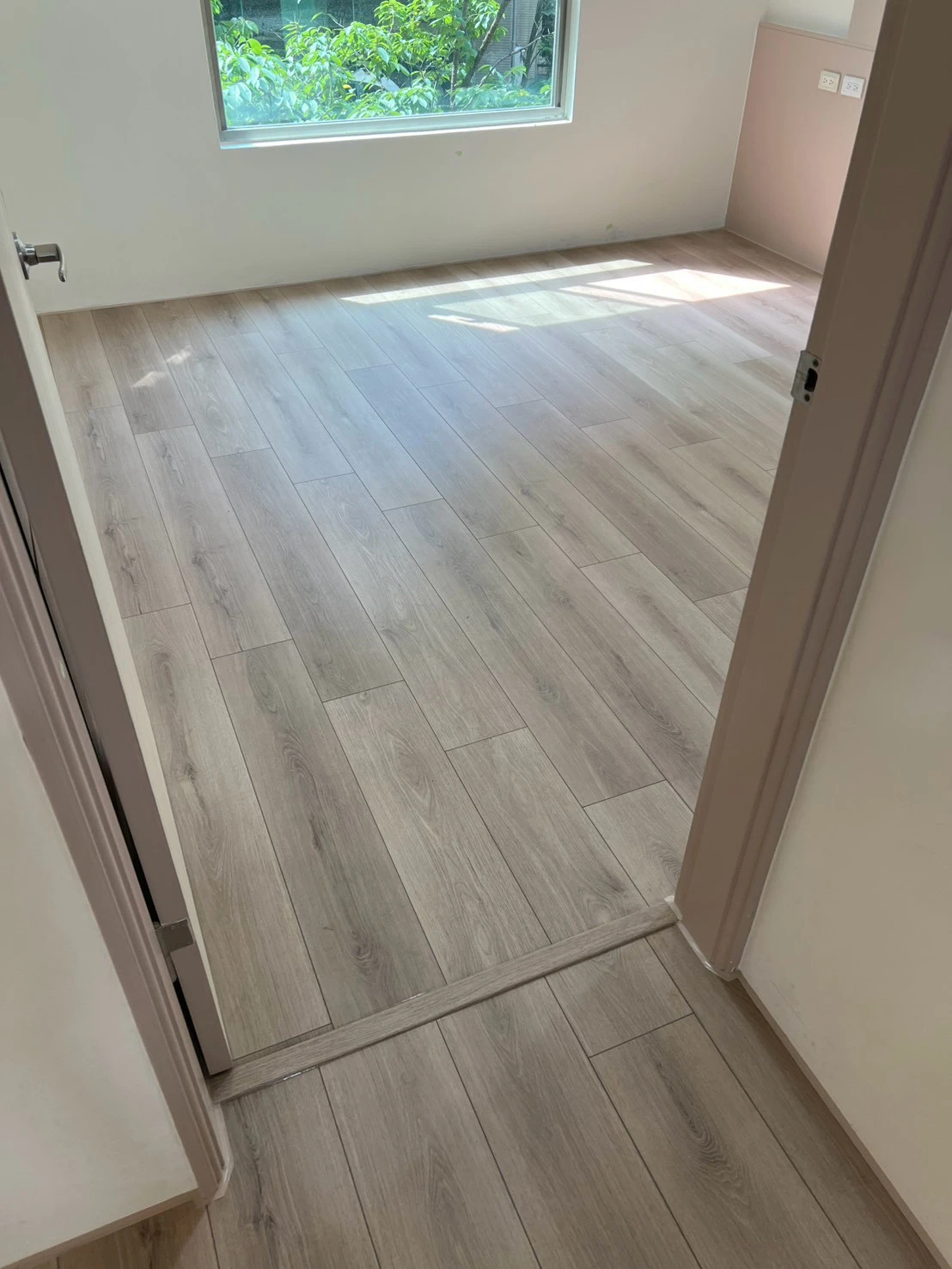 林口｜德國Krono超耐磨地板｜莫內系列｜72小時防水｜稻禾深橡｜20坪