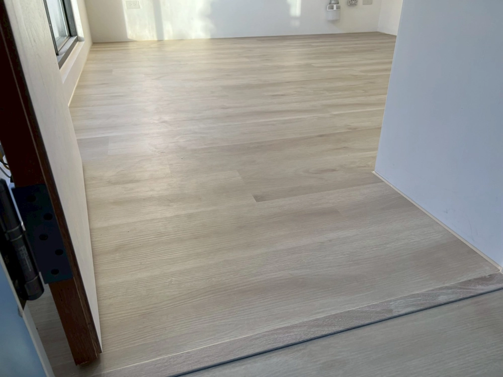 大園｜Spc石塑地板｜三井系列｜8mm｜洛杉磯｜21坪