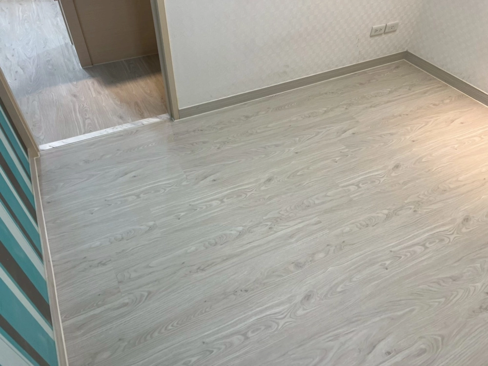 忠孝東路｜Spc石塑地板｜三井系列｜6mm｜小茶梅｜22坪