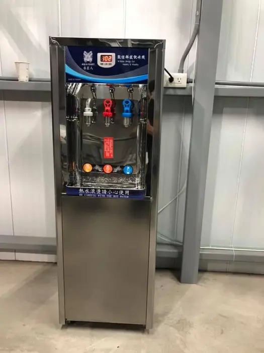 水巨人3溫機，直立飲水機！