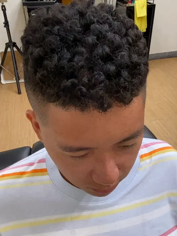 極速黑人燙 一個半小時，捲度到位。