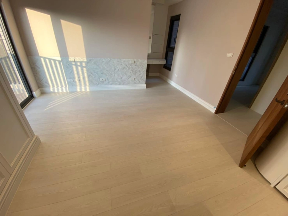 8mm 超耐磨地板｜伊利