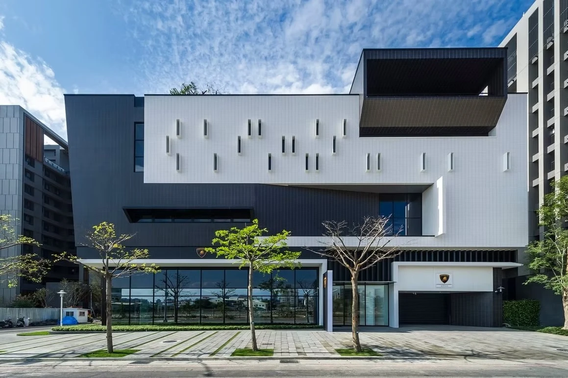 嘉鎷興業台中新車展示暨維修中心新建工程