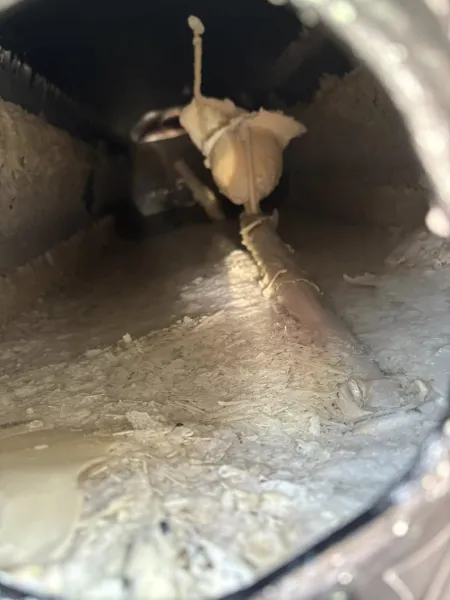 太陽儲水桶清洗｜高雄清洗水塔