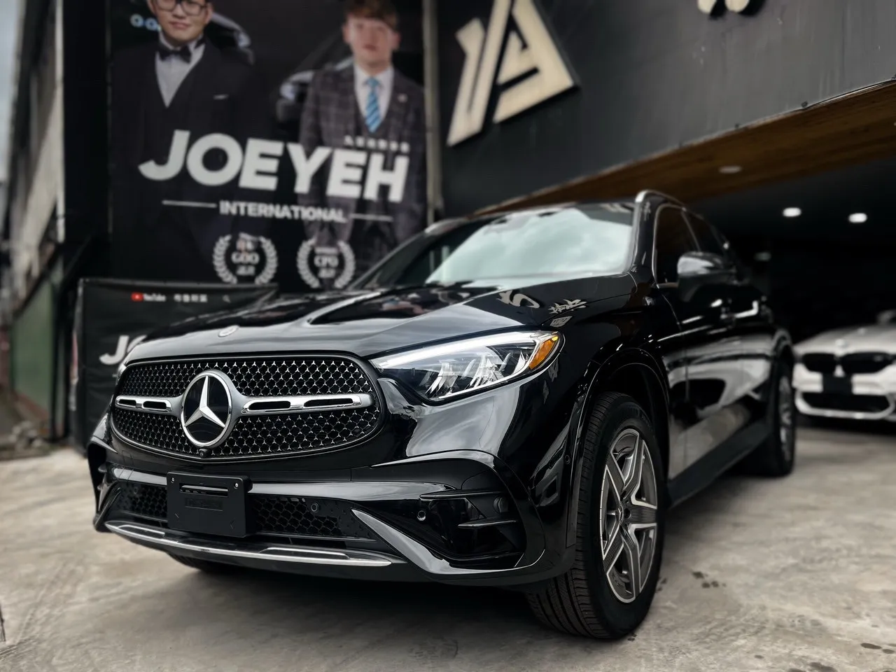 2023 M-Benz GLC300