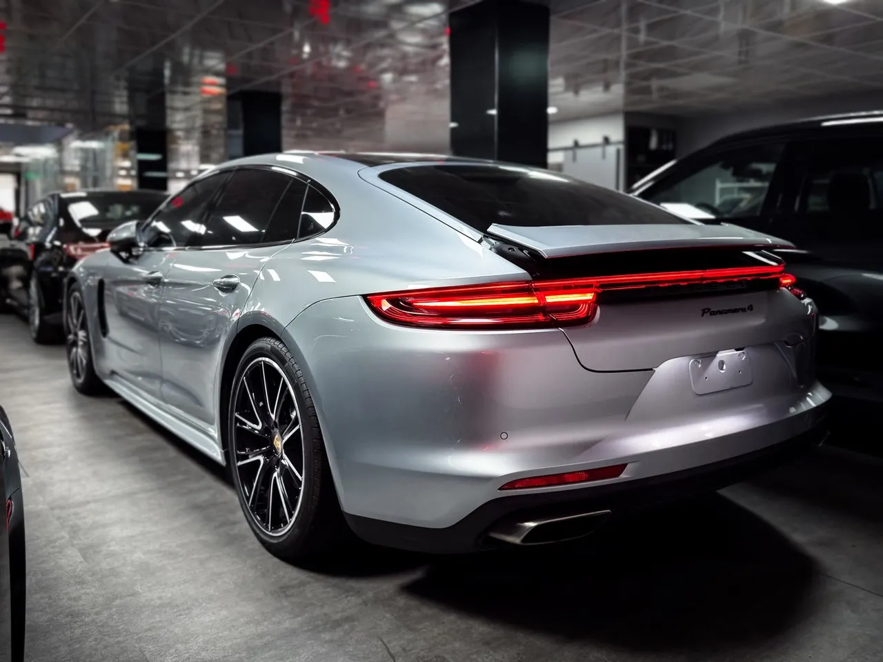 2018 Porsche Panamera 4