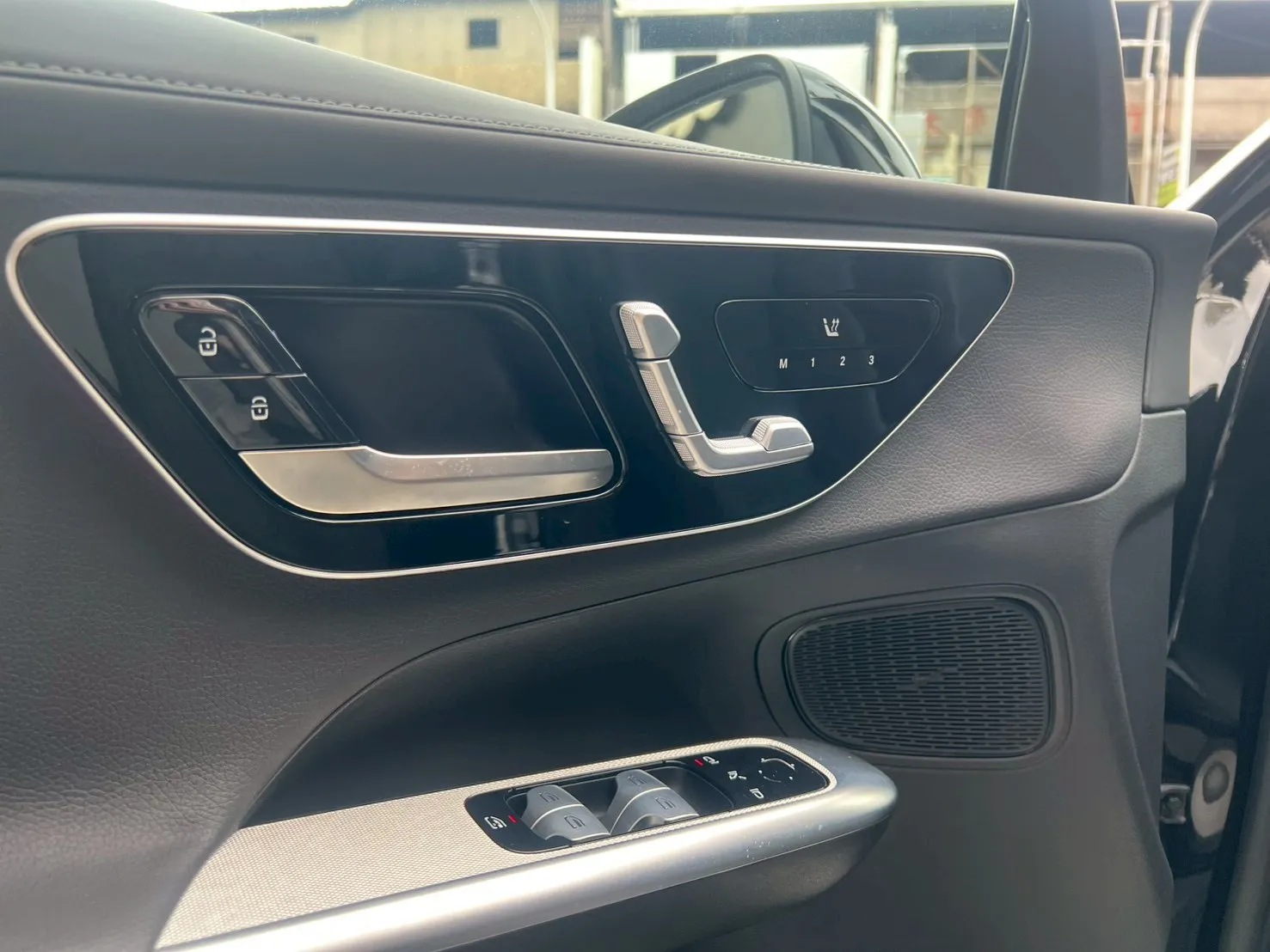 2023 M-Benz GLC300