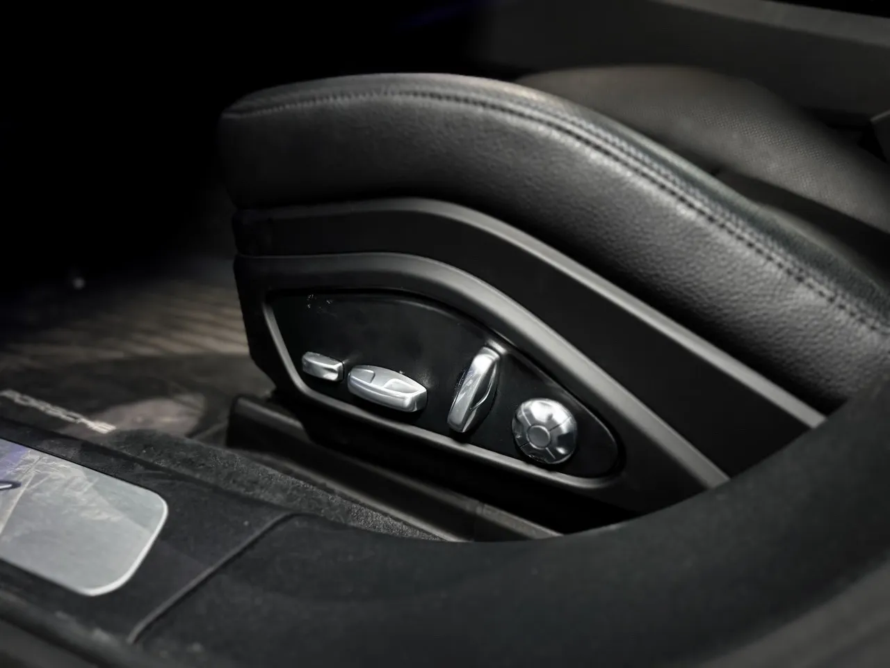 2018 Porsche Panamera 4