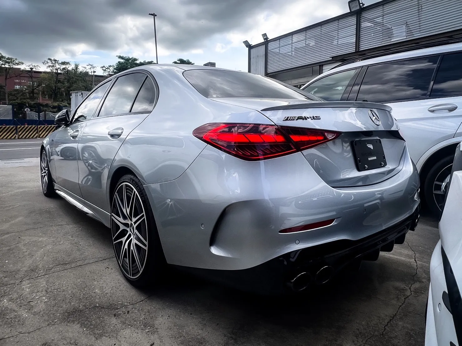 2023 M-Benz C43