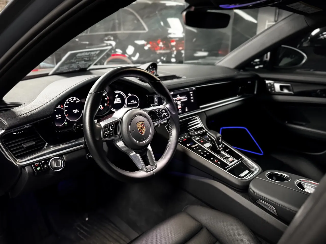 2018 Porsche Panamera 4