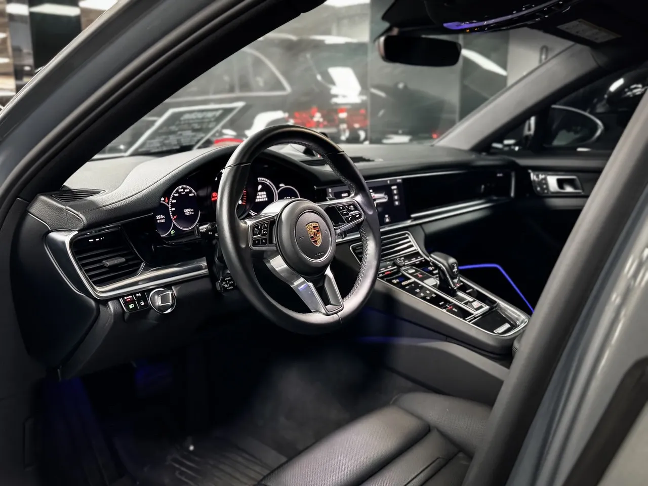 2018 Porsche Panamera 4