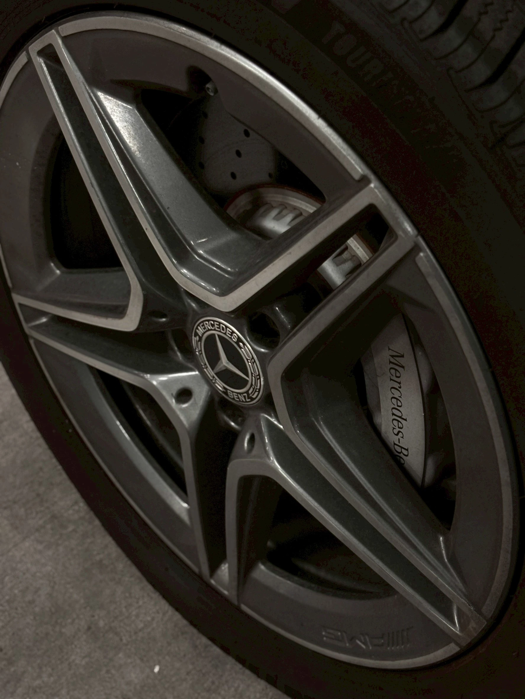 207205）2019 Mercedes-Benz GLC300 4MATIC