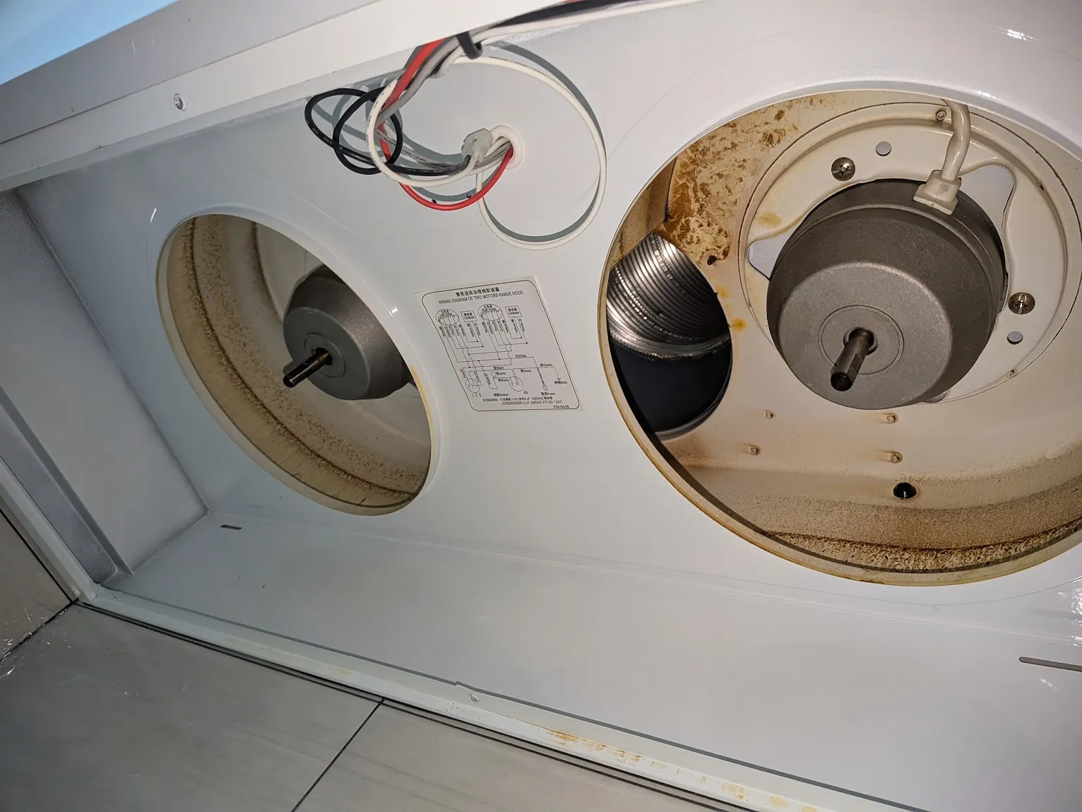 抽油煙機滴油、變吵？其實是在提醒你該清洗了