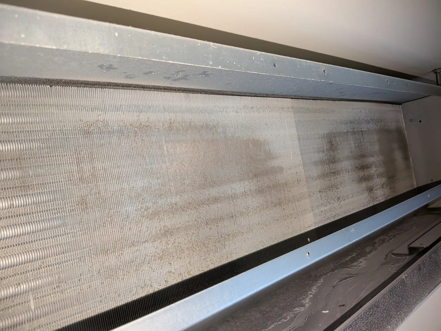 吊隱式冷氣清洗