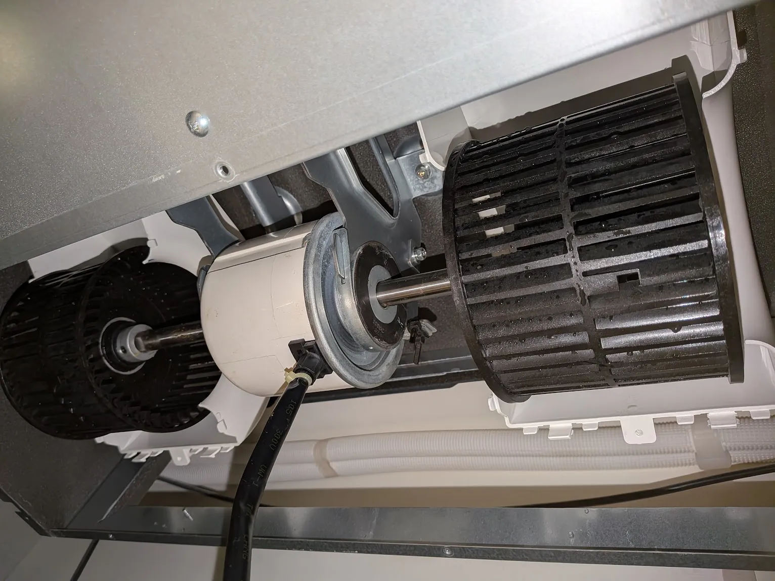 吊隱式冷氣清洗